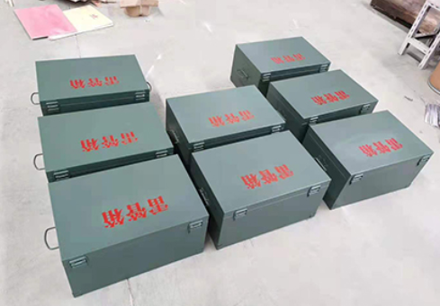 大田炸药箱和雷管箱一般是怎么存放的？